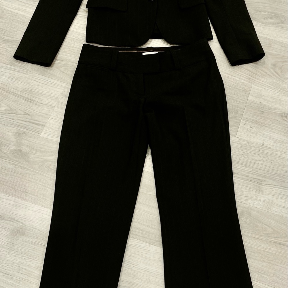 Limited Travel Suit - Picture 5 of 7